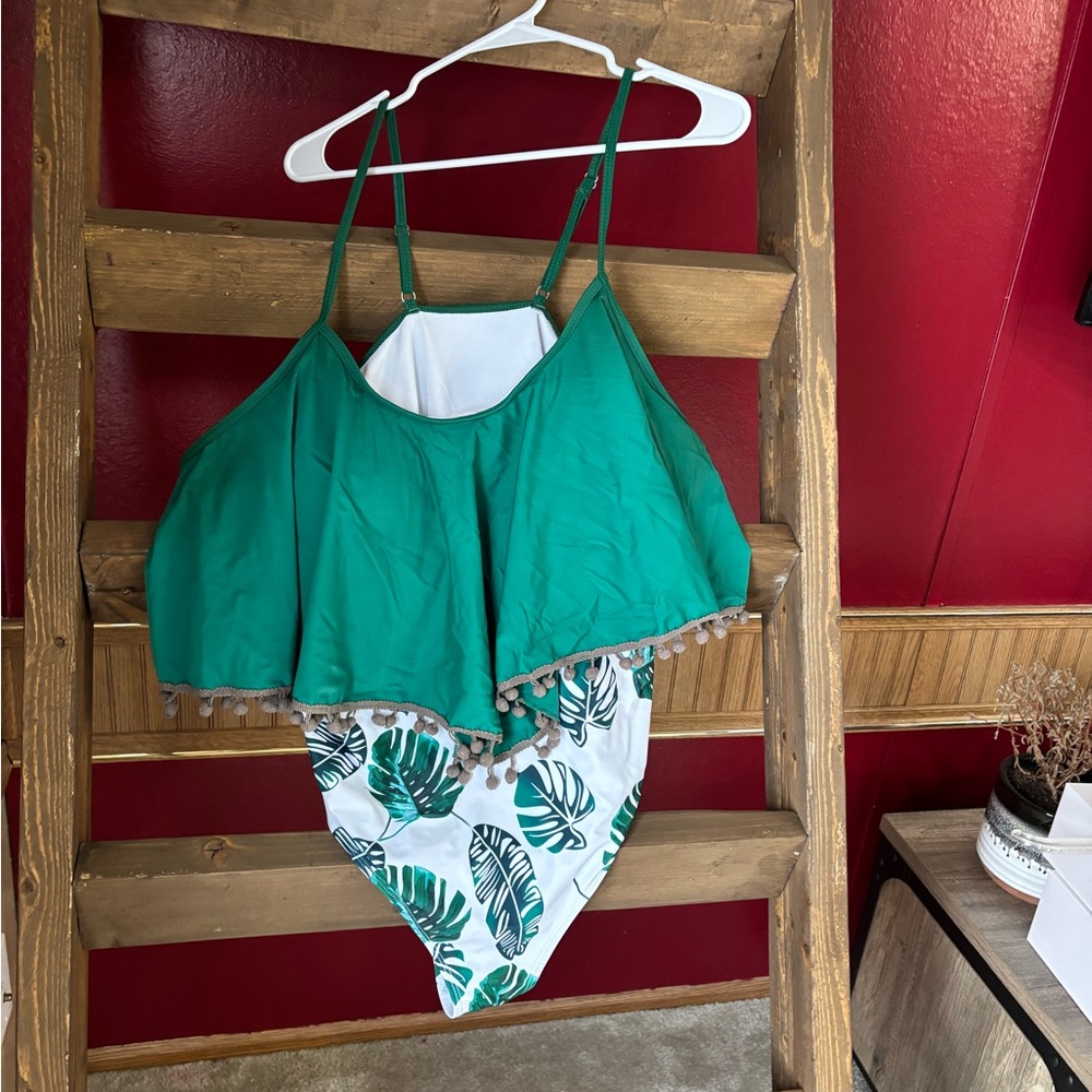 Green and White Leaf Print Swimsuit